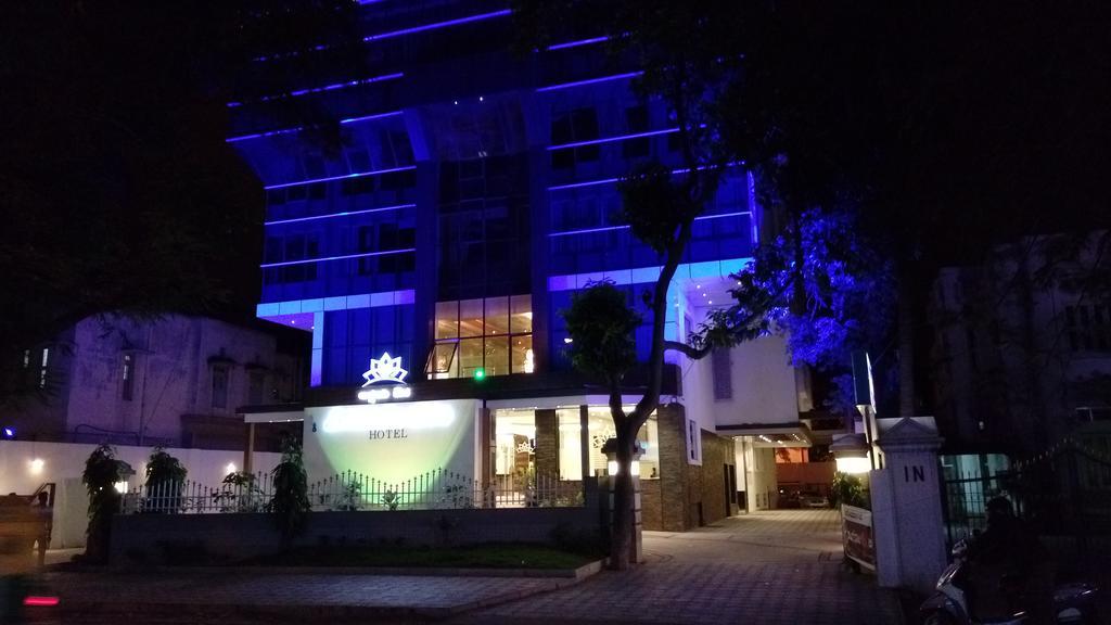 Akshaya Aura Otel Bangalore Dış mekan fotoğraf